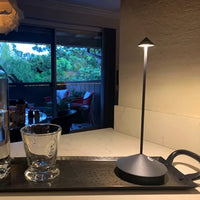 Lampe de Table LED Sans Fil ClarityGlow – Rechargeable, Dimmable, Intérieur et Extérieur