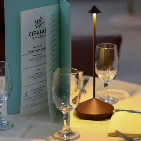 Lampe de Table LED Sans Fil ClarityGlow – Rechargeable, Dimmable, Intérieur et Extérieur