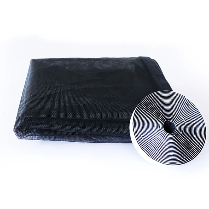 Moustiquaire pour fenetre en maille et en fibre de verre de couleur noire